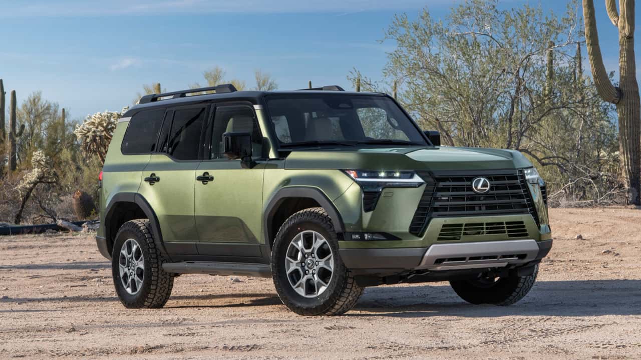 2025-lexus-gx-overtrail-front-3-4