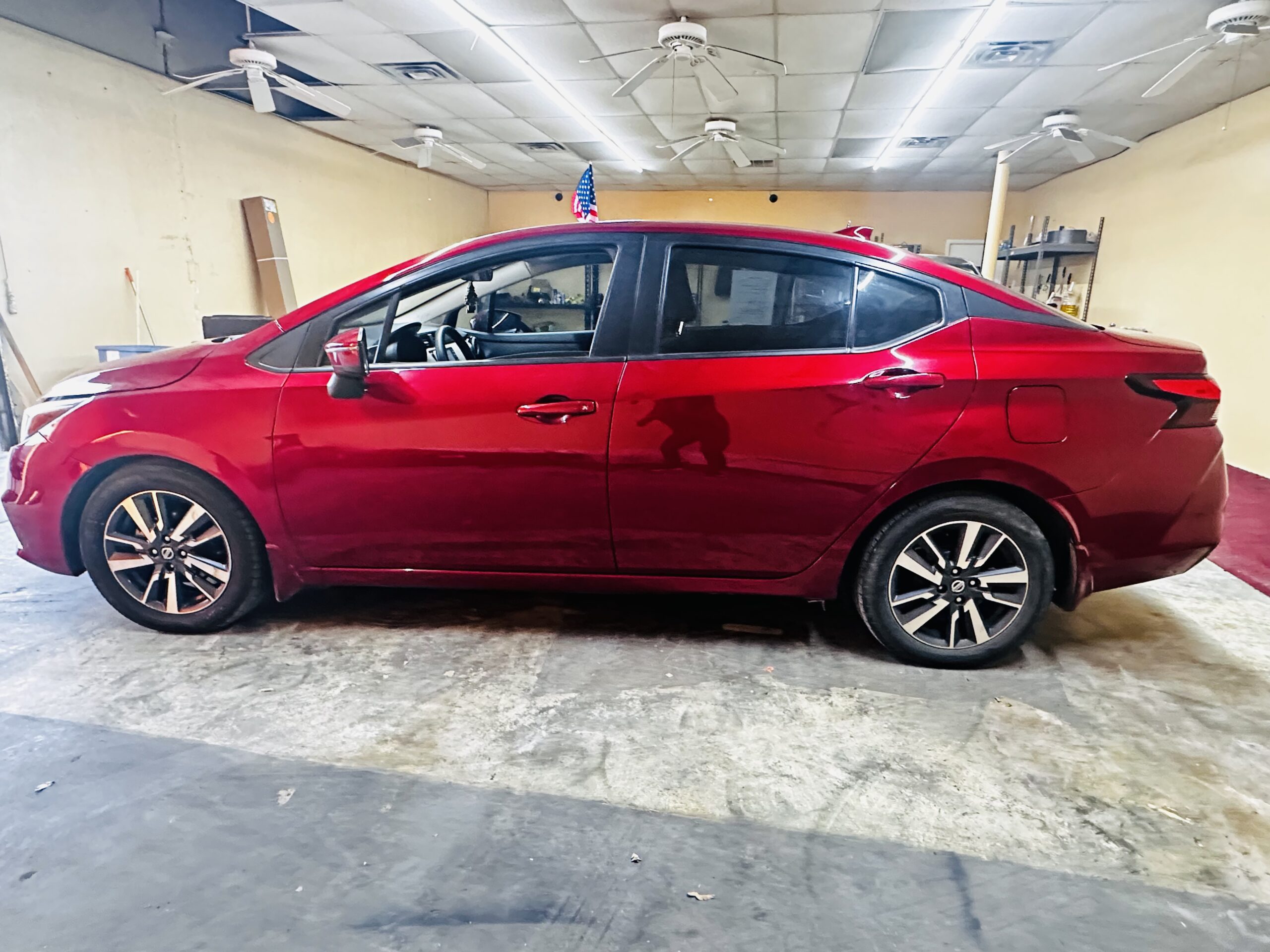 2021 Nissan Versa Sedan SV - Photo 6